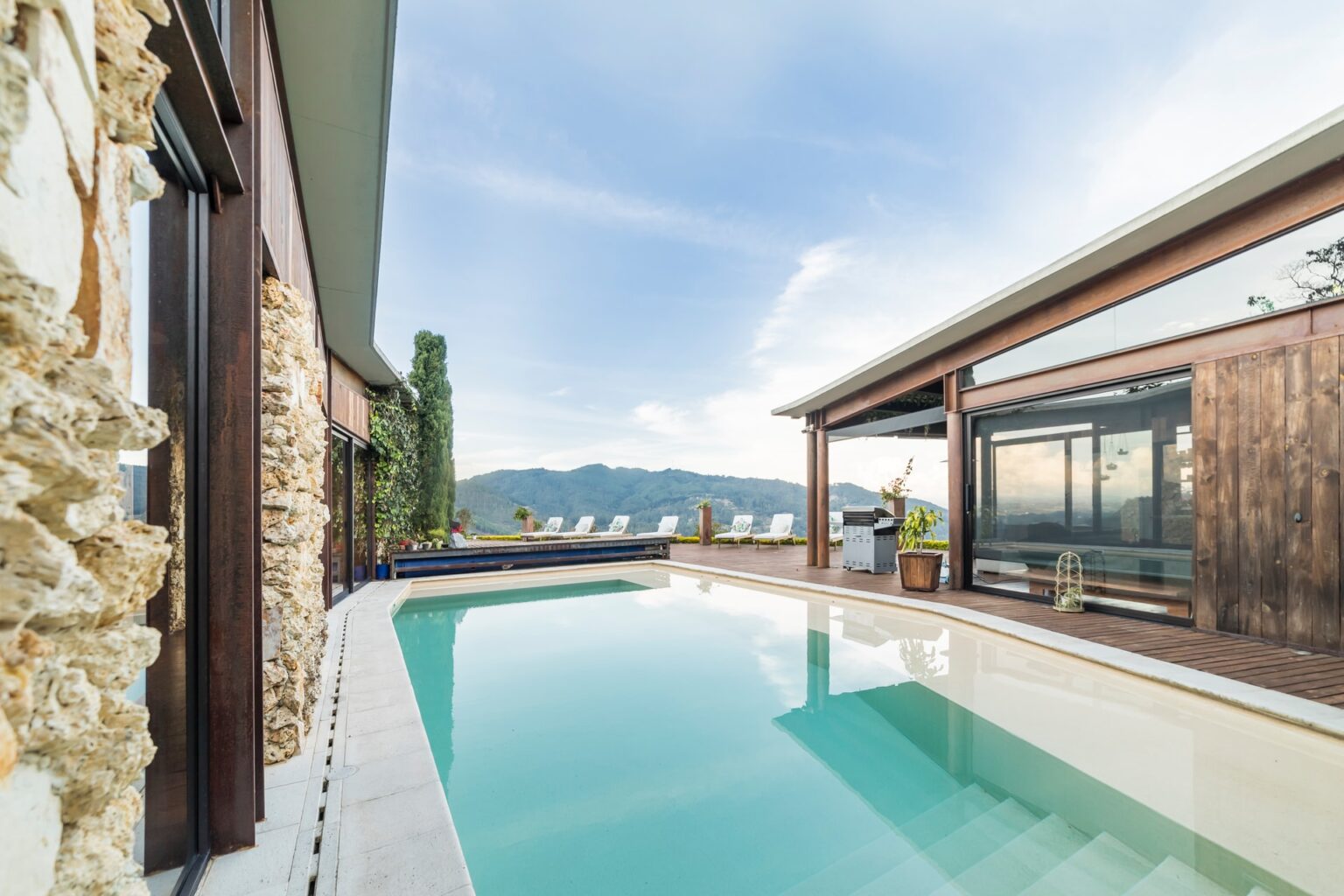 A Deep Dive Into Modern Pool Decks Designs How To Succeed 2024   Pool Featuredf 1536x1024 